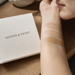 Comment trouver sa teinte de fond de teint : tests sur peau