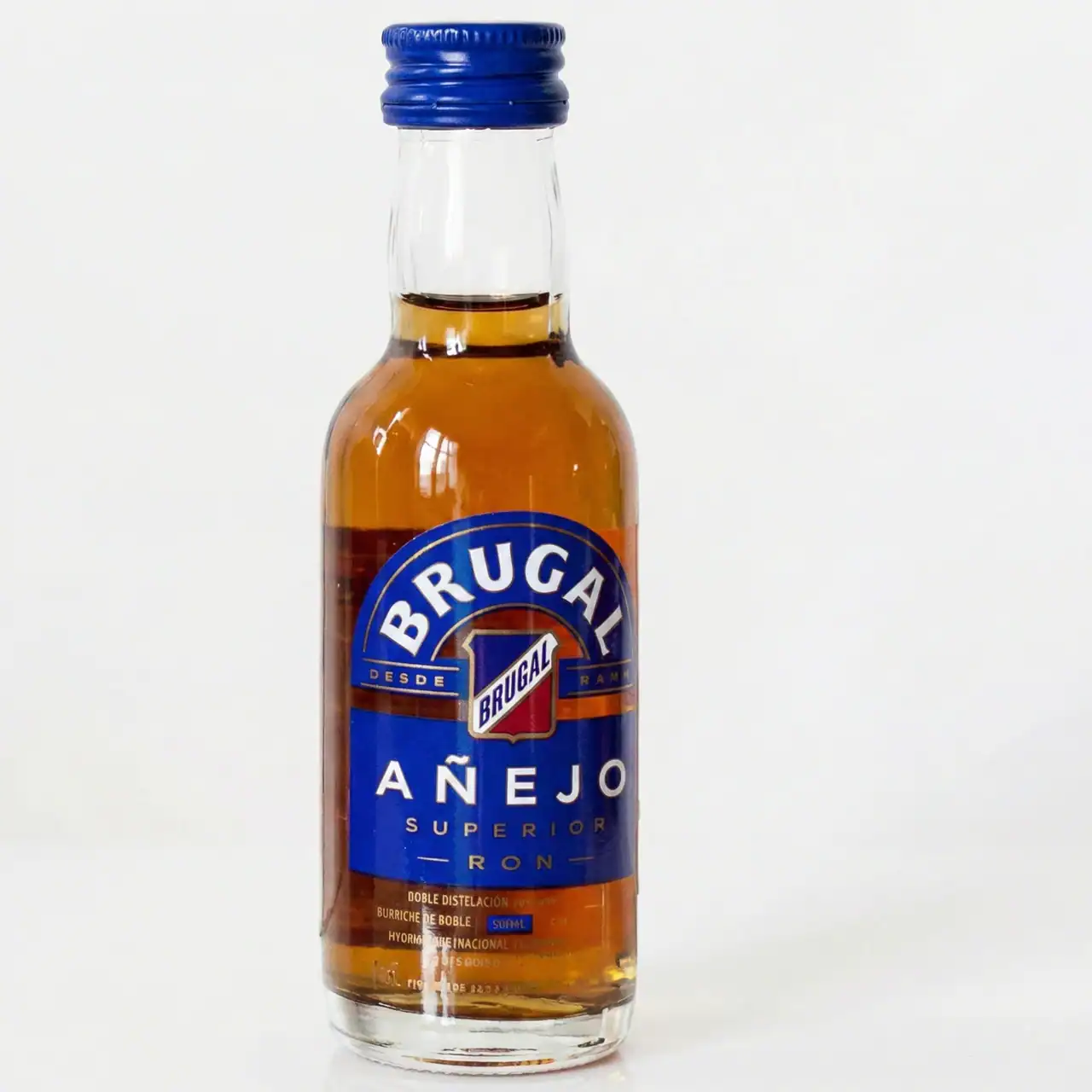 Botella de ron Brugal Añejo Superior