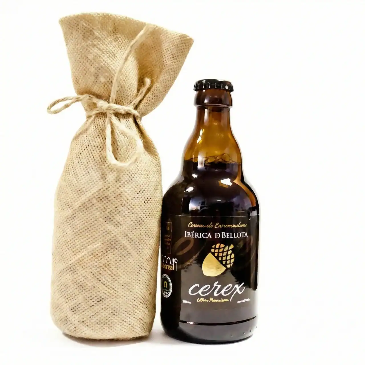 Botella de cerveza y bolsa de tela