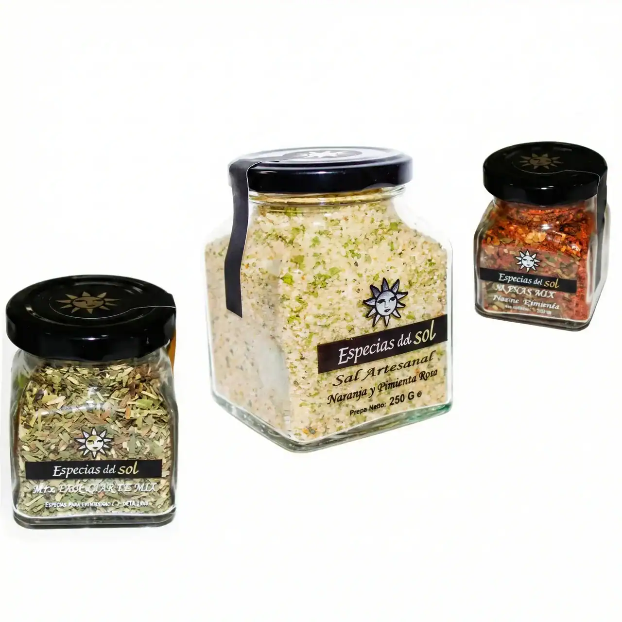 Tres tarros de especias del sol con diferentes mezclas de especias.