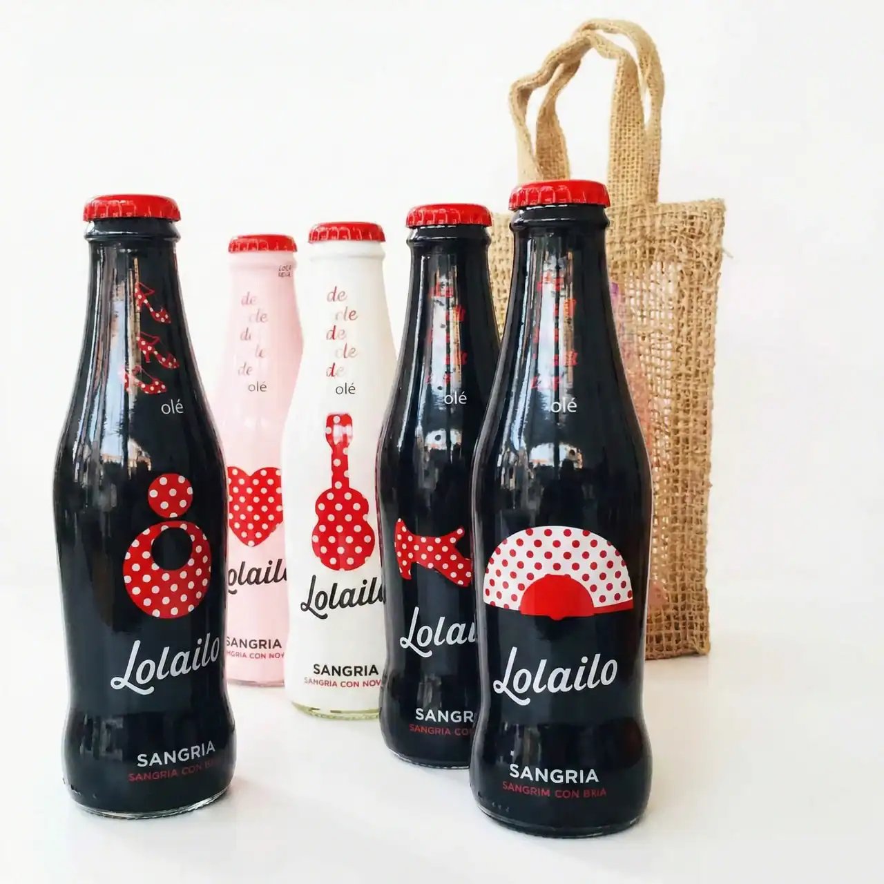 Botellas de sangría Lolailo y una bolsa de yute