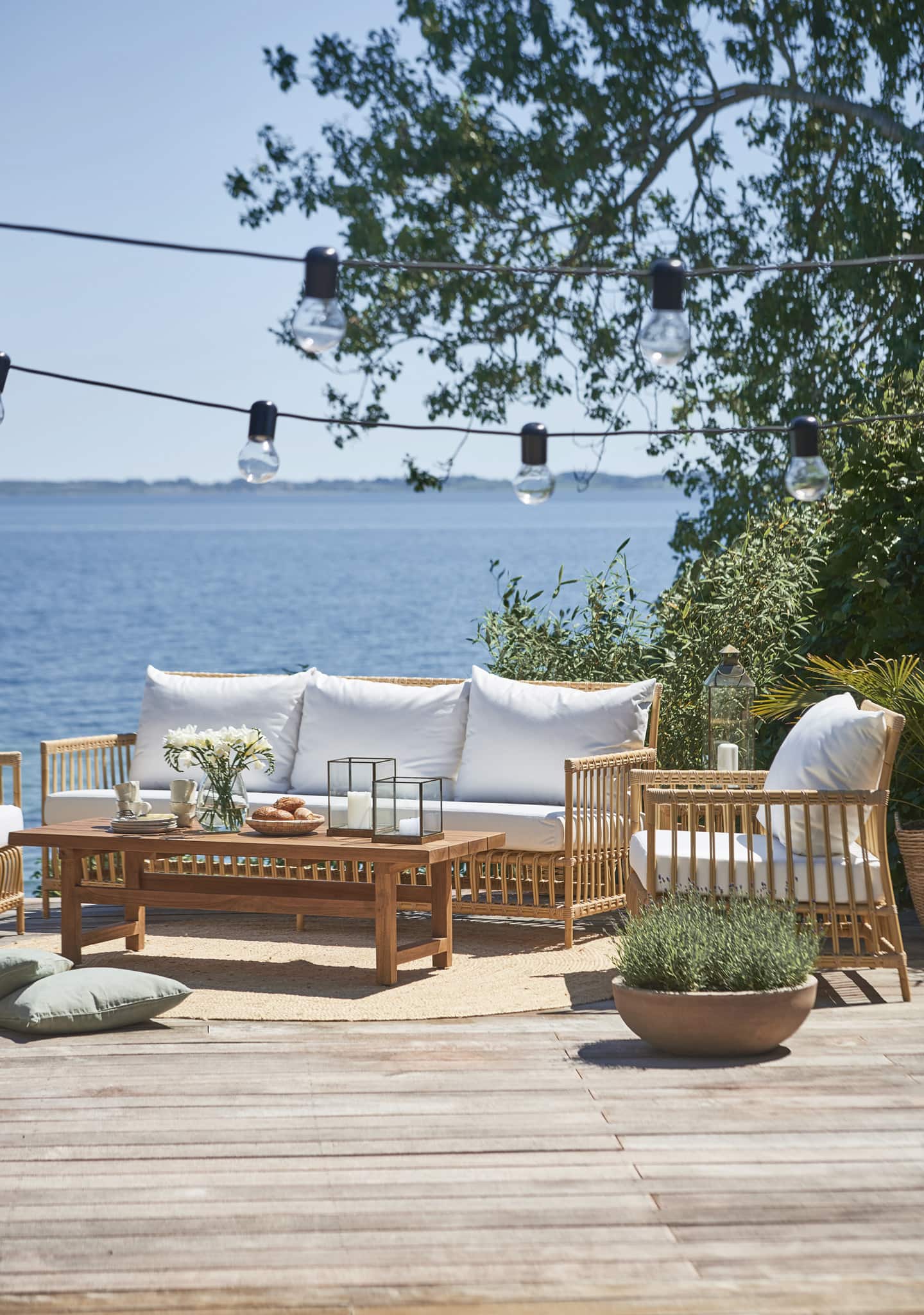 Sika Design: Caroline Exterior Sofa and Lounge Chair