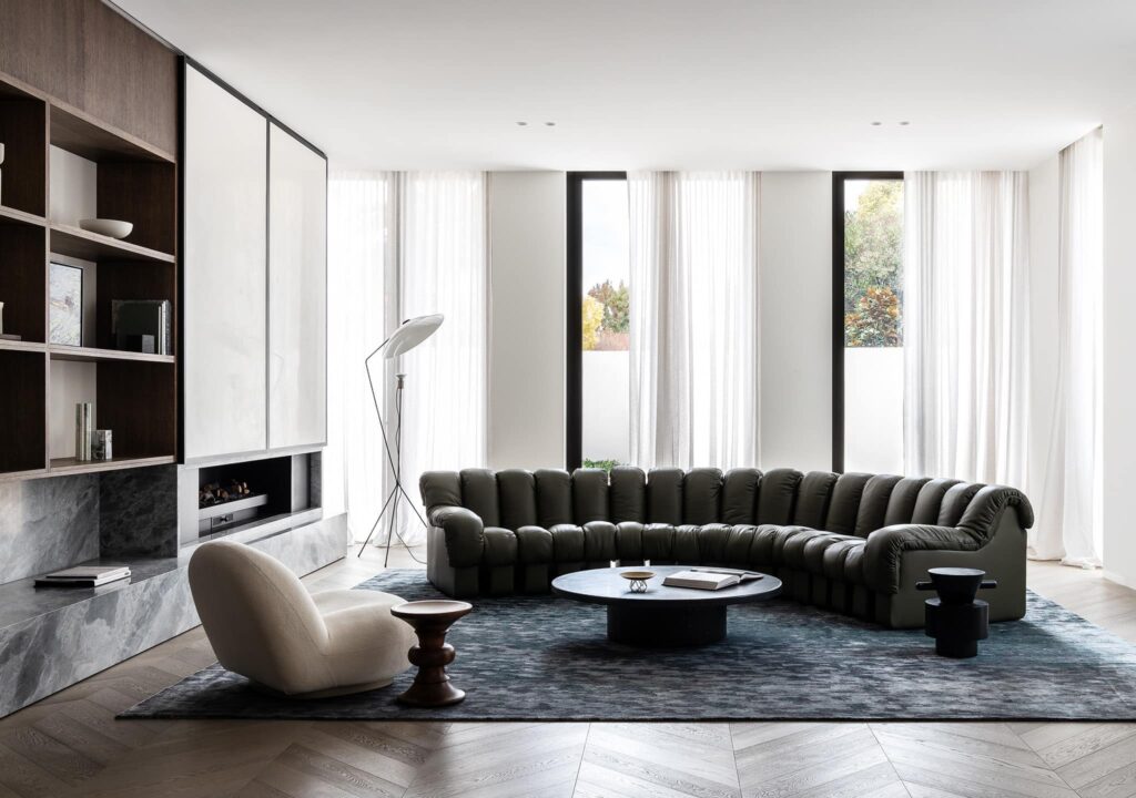 DS-600 modular leather sofa in olive green in contemporary sitting room