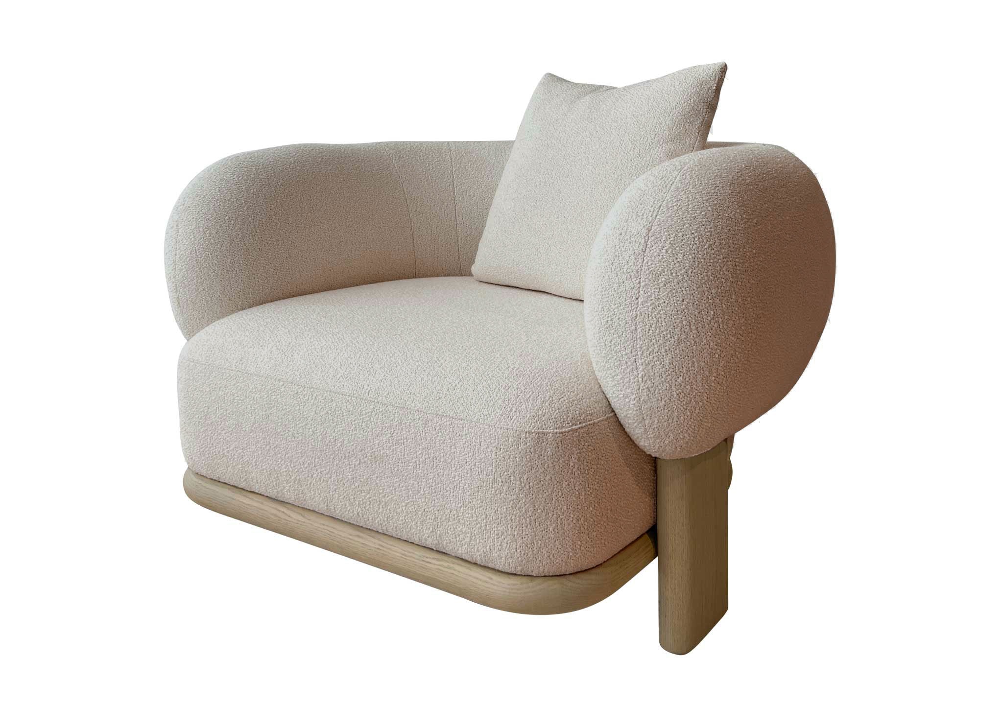 HC28 Cosmo Bol Armchair: Yellowstone Dec 11 with white oak