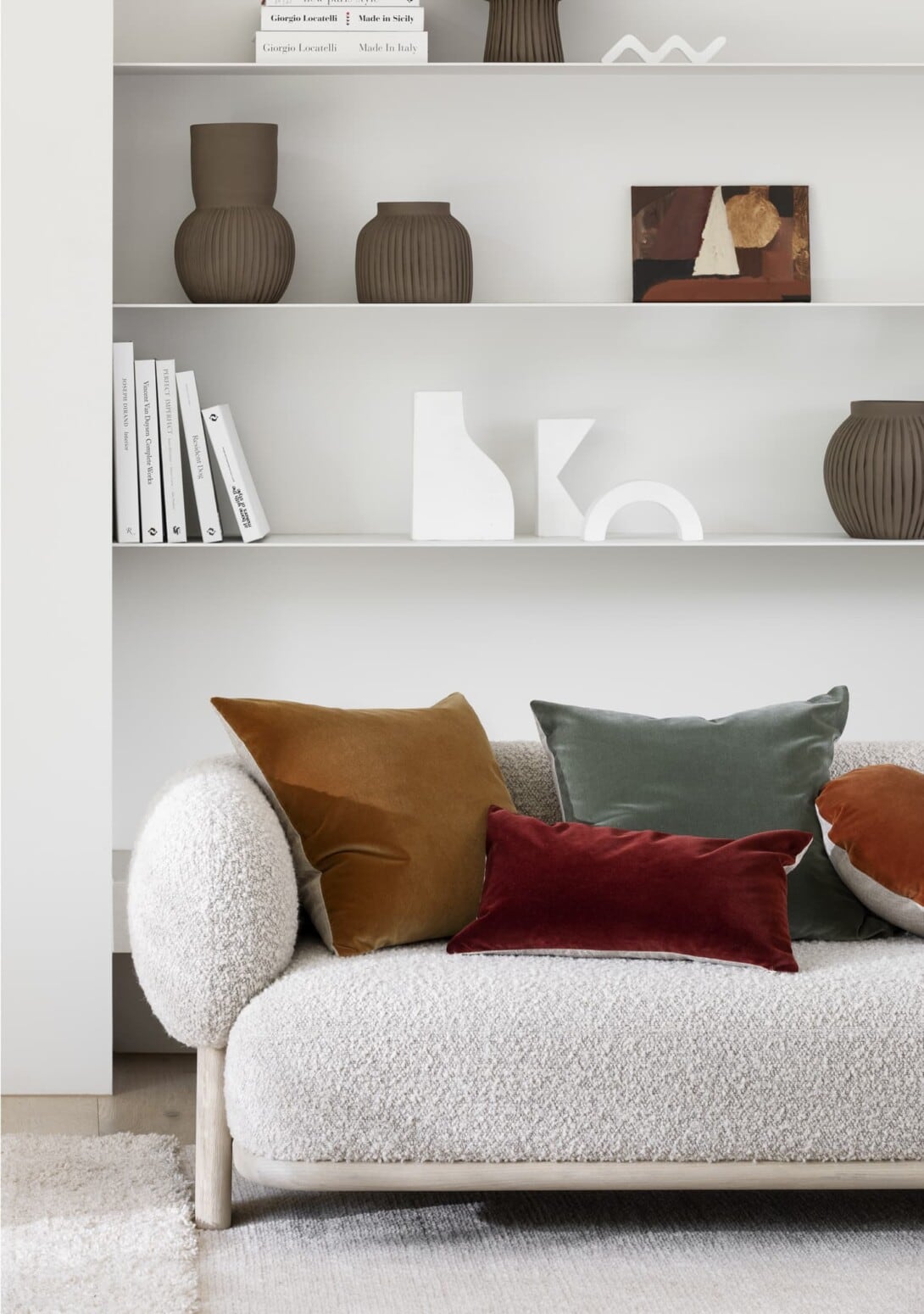 HC28 Cosmo Bol Sofa: Gorky