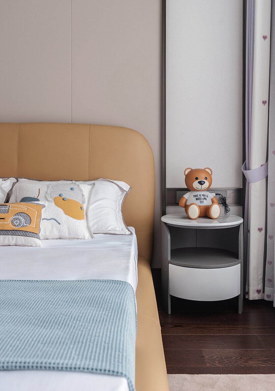 HC28 Cosmo Fugue Bed