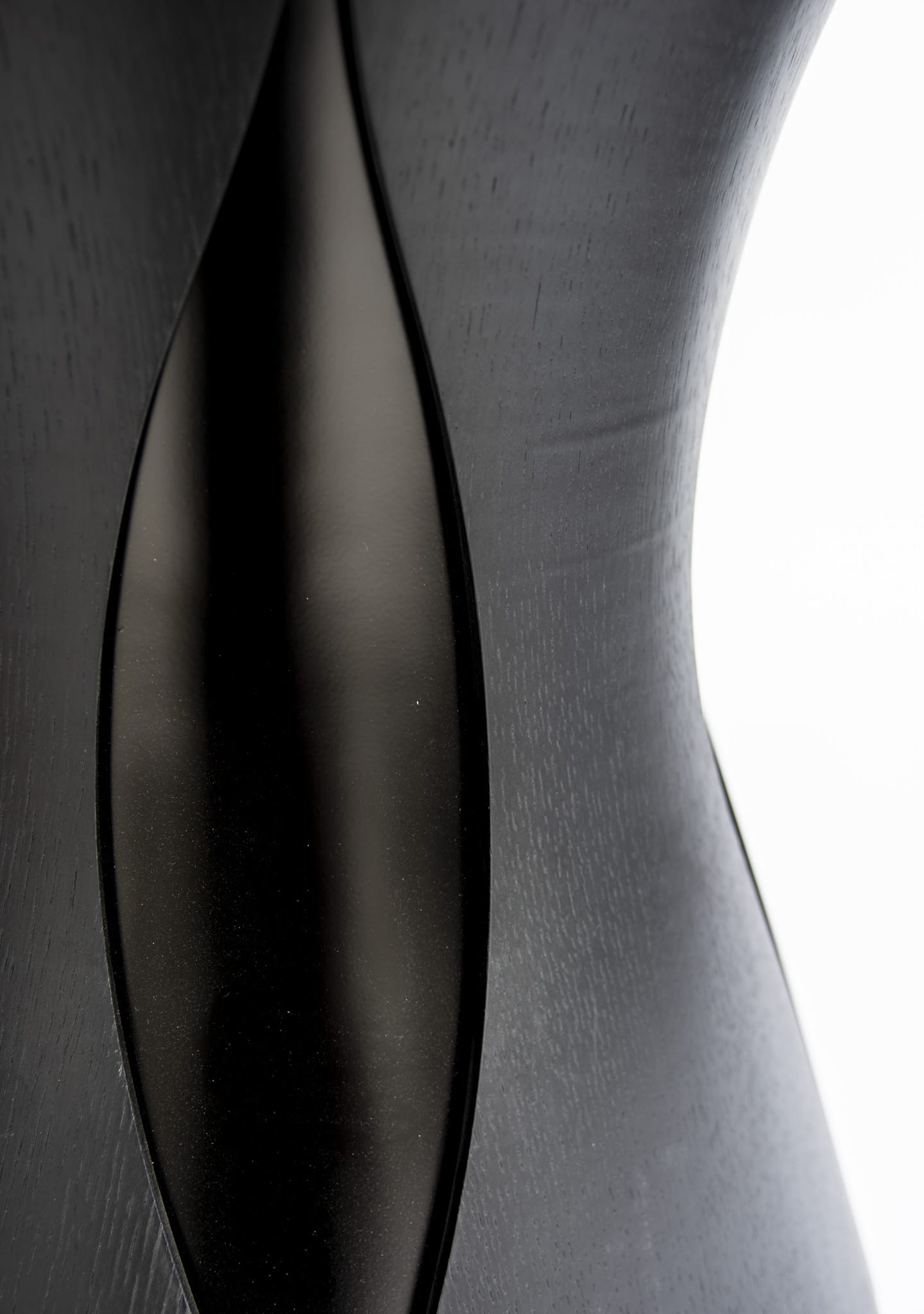 HC28 Clara Dining Table: Matte Black Lacquer Base Detail