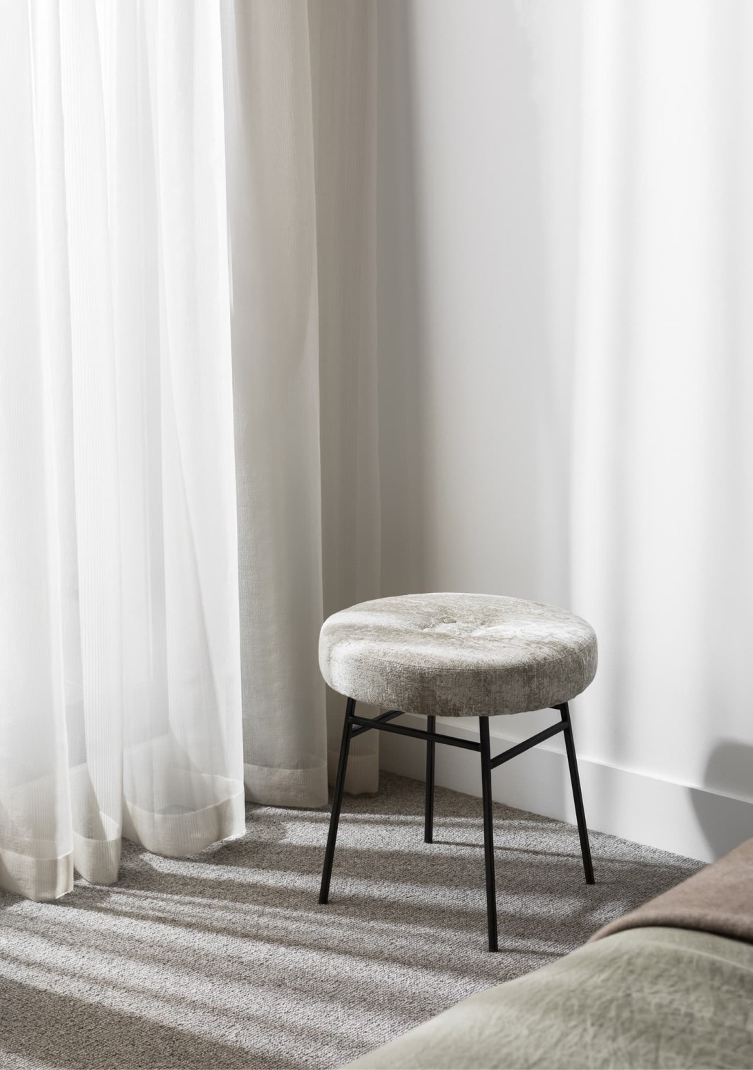 Ligne Roset: Ilot High Stool in Cloud Grege