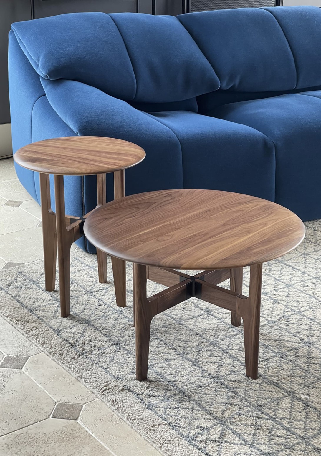 Ligne Roset in Nodum Tables insitu