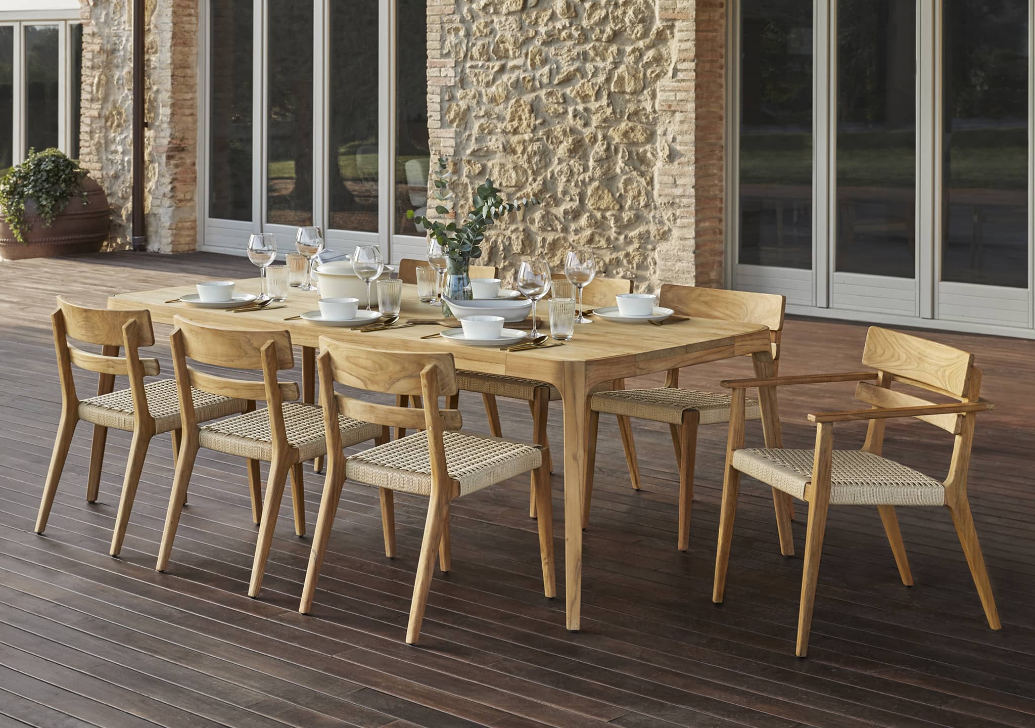 POINT Paralel Teak Dining Table Insitu