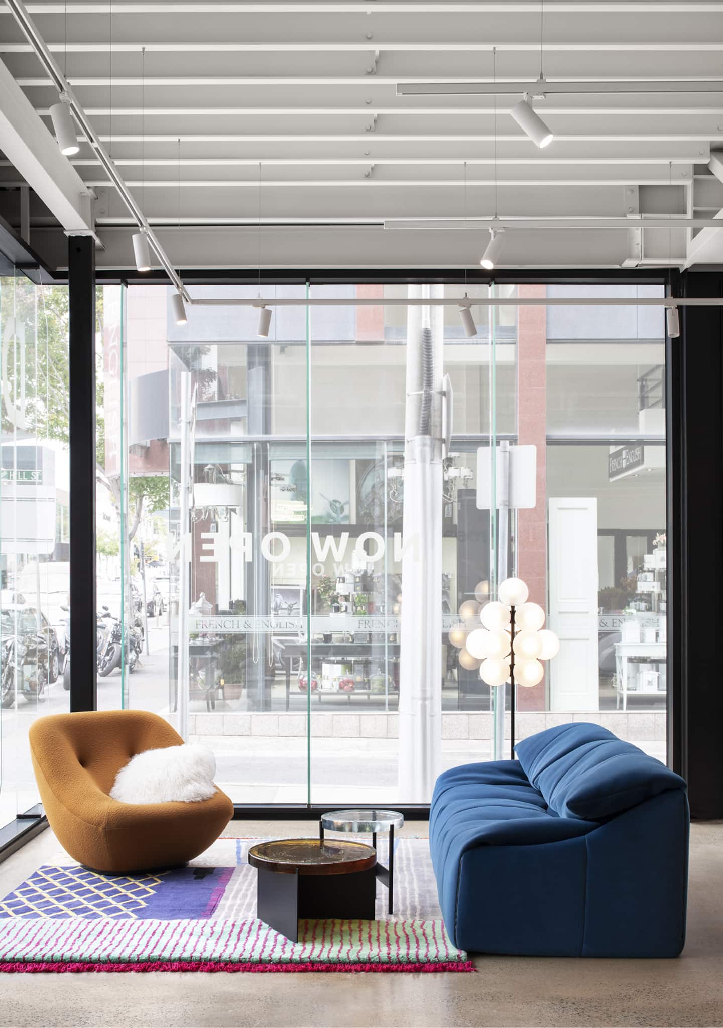 Plumy Settee Gentle Patrole Bonnie Armchair Ligne Roset Alwa Side Table Pulpo