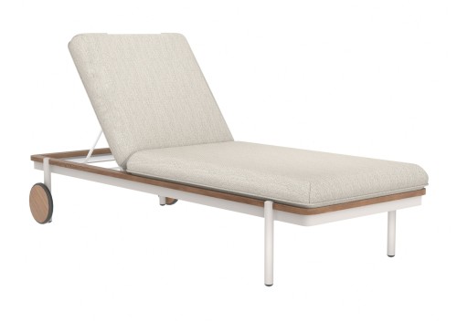 Kun Design Pillow Sunlounger: Sand, White Frame with teak
