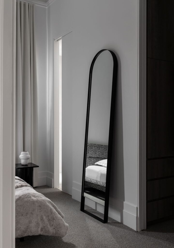 Tondo Freestanding Mirror