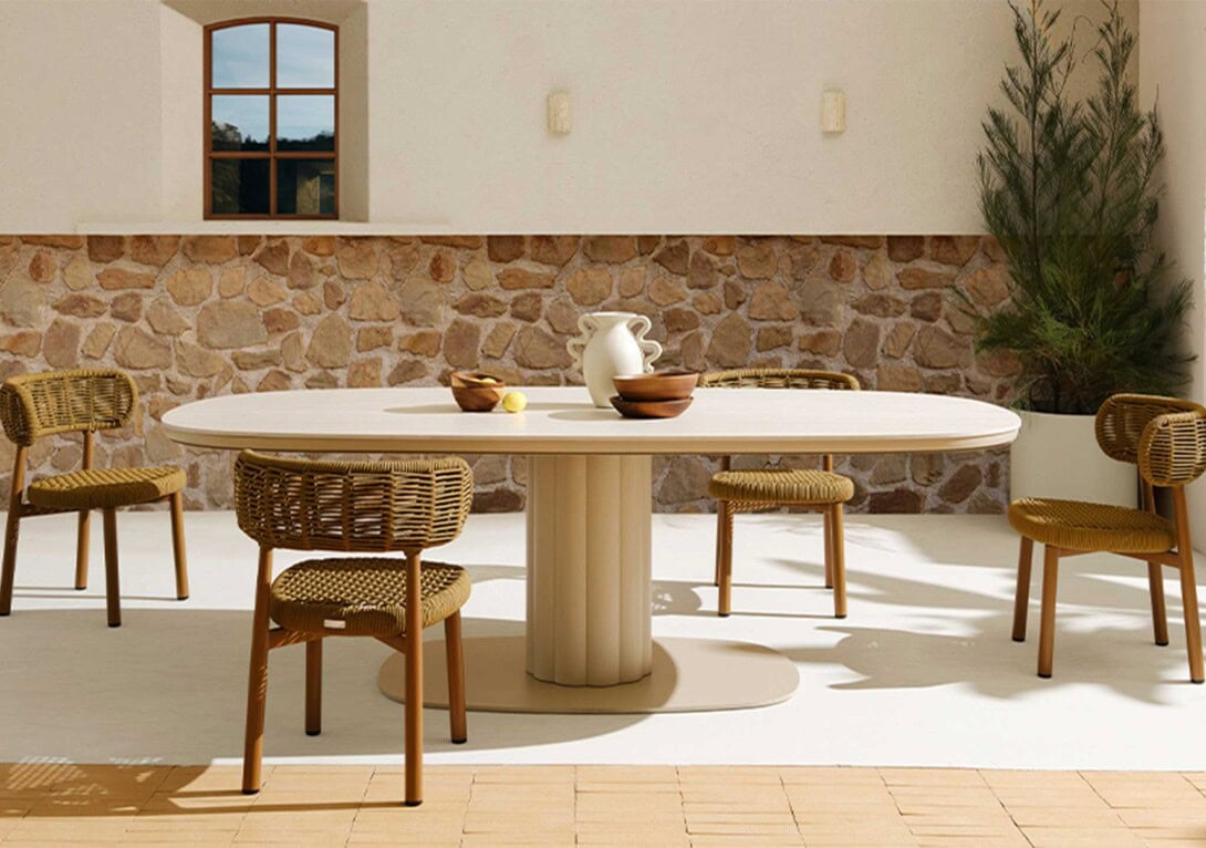 KUN Design: Lotus Pillar Dining Table