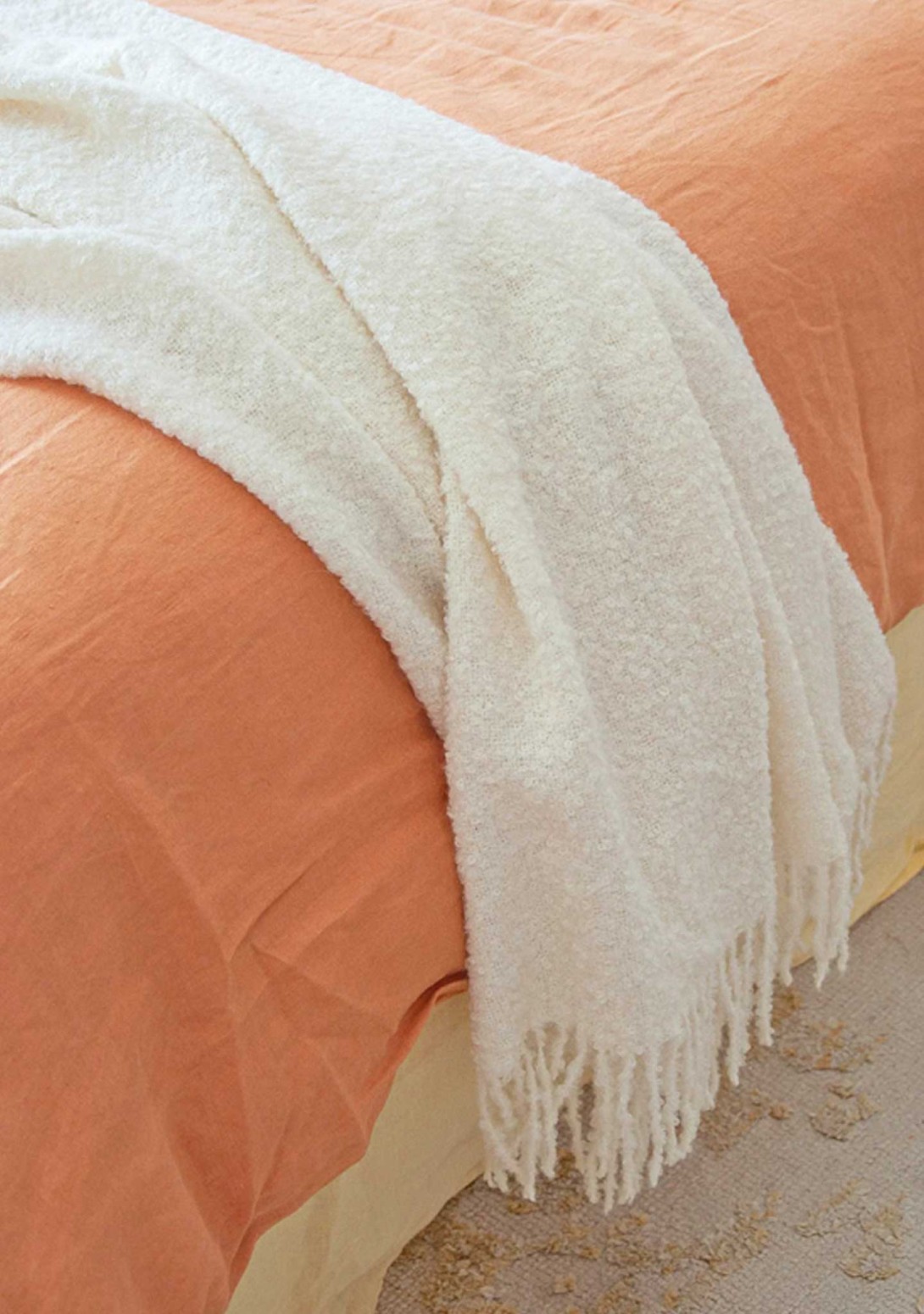 Alpaca Boucle Throw Ivroy Insutu