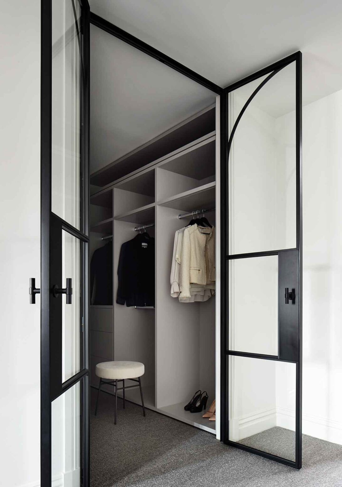 Ilot High Stool Ligne Roset Balmerino Residence Studio Griffiths Swee Design Shannon McGrath
