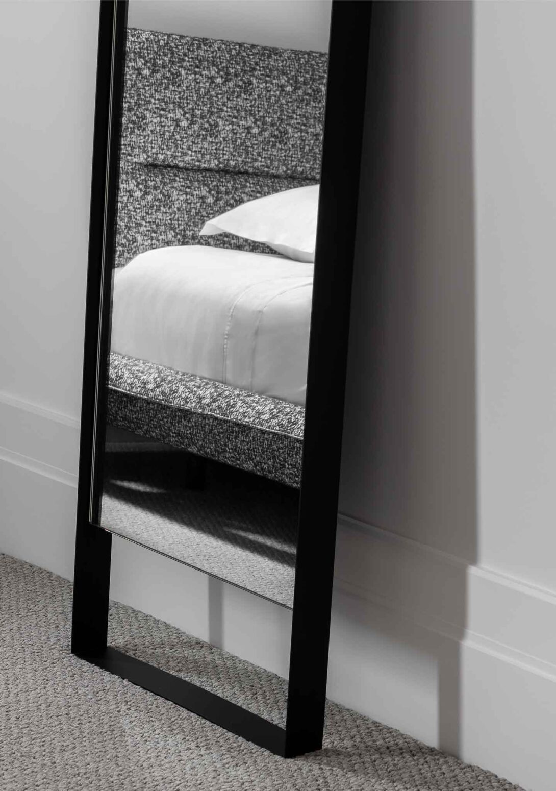 Tondo Mirror Black 550W Biasol Ultime Bed Ligne Roset Timothy Kaye