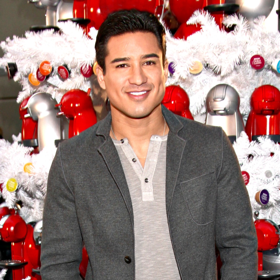mario lopez holiday portrait