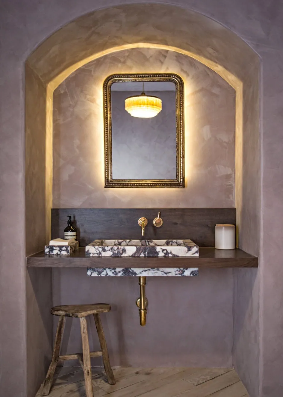 mauve limewash bathroom