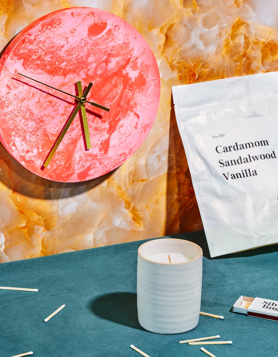 pretti.cool clock and siblings scent no 06 candle