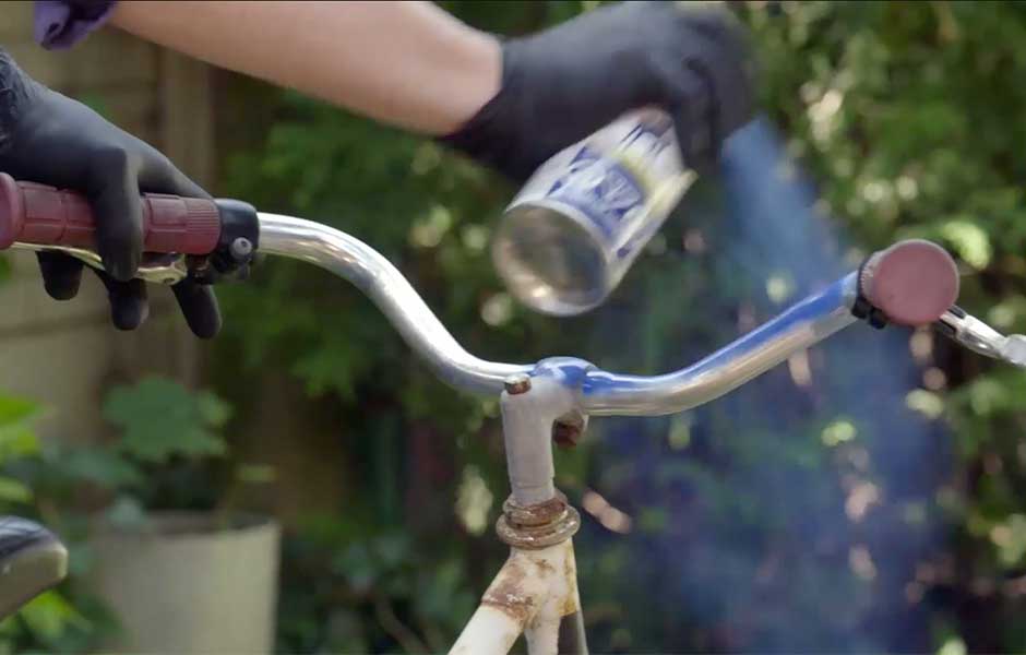 diy bicycle planter, spray painting