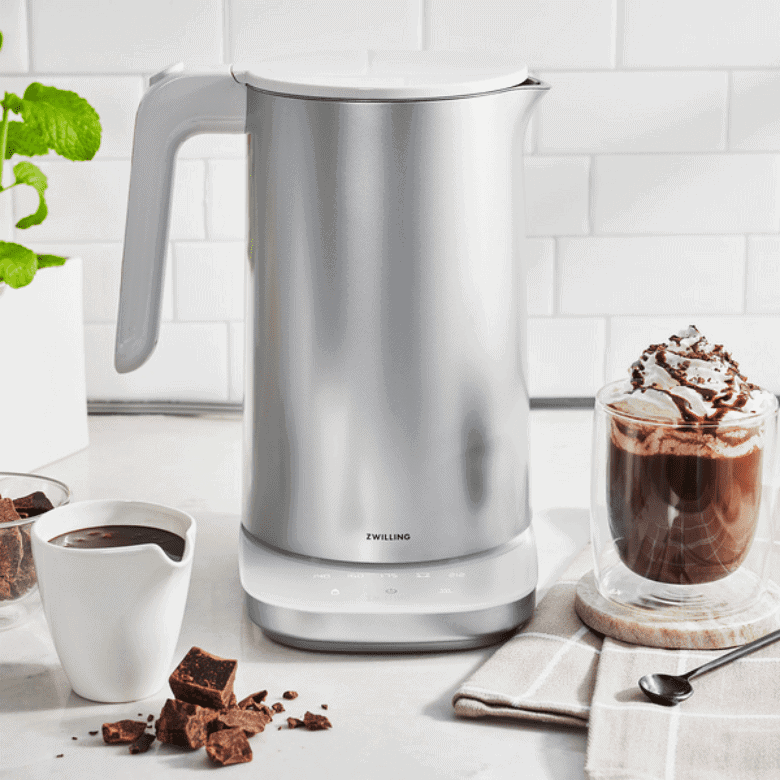 Zwilling electric kettle with hot chocolate and chocolate pieces