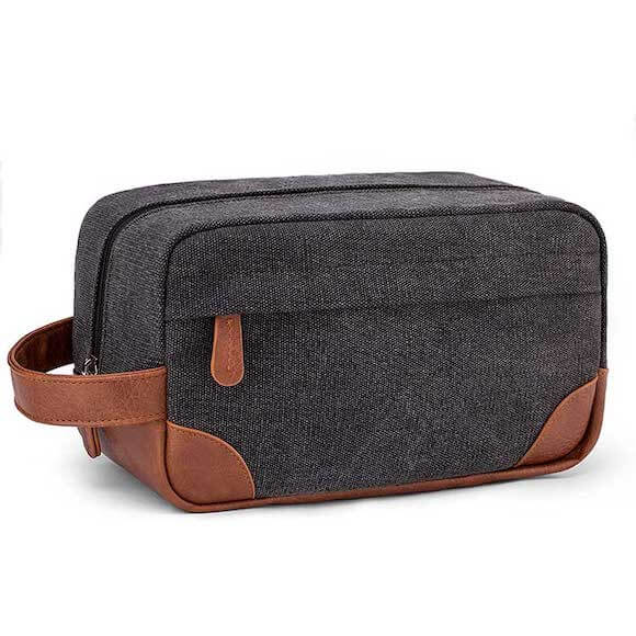Hanging travel kit for men