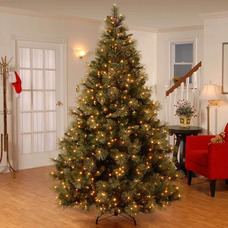 CarolinaArtificialPineChristmasTreewithClearLights