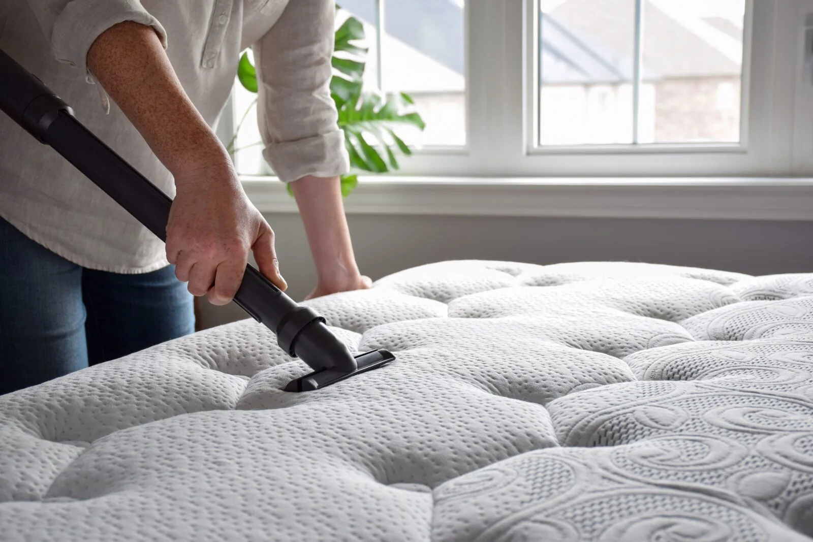 How to Clean a Mattress in 5 Easy Steps