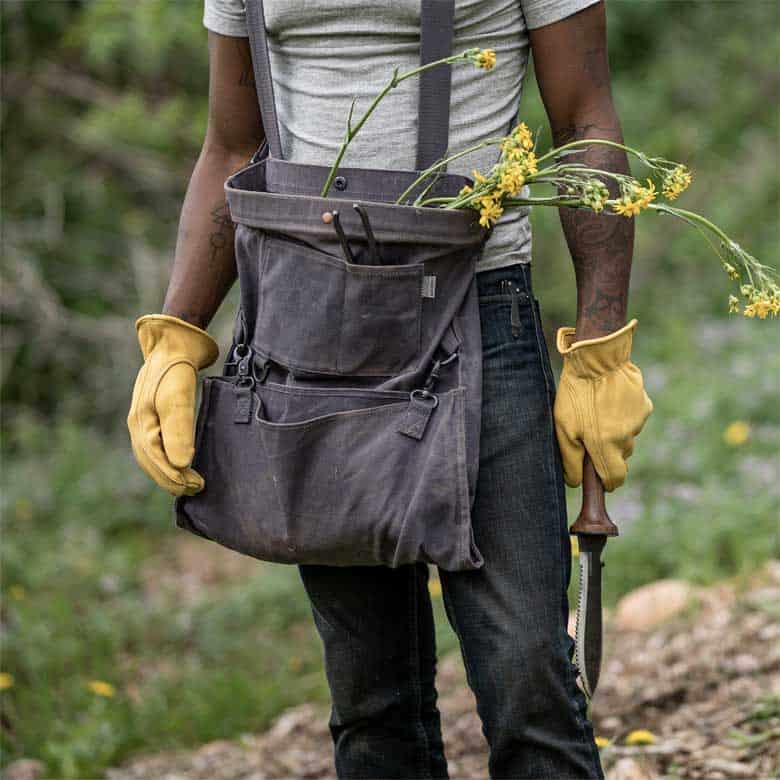 harvesting and gathering bag for gardening barebones, drew and jonathan's father's day gift guide idea