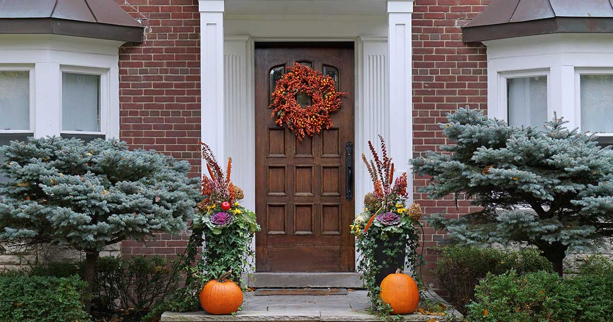 15 Fall Door Decor Ideas for a Warm Autumn Welcome