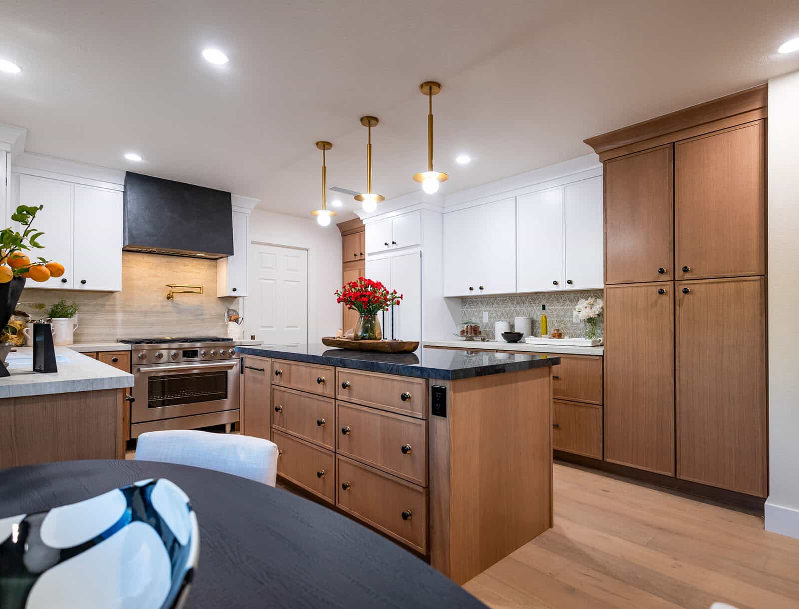 goldie hawn and the property brothers renovated goldie's friend's kitchen on celebrity iou