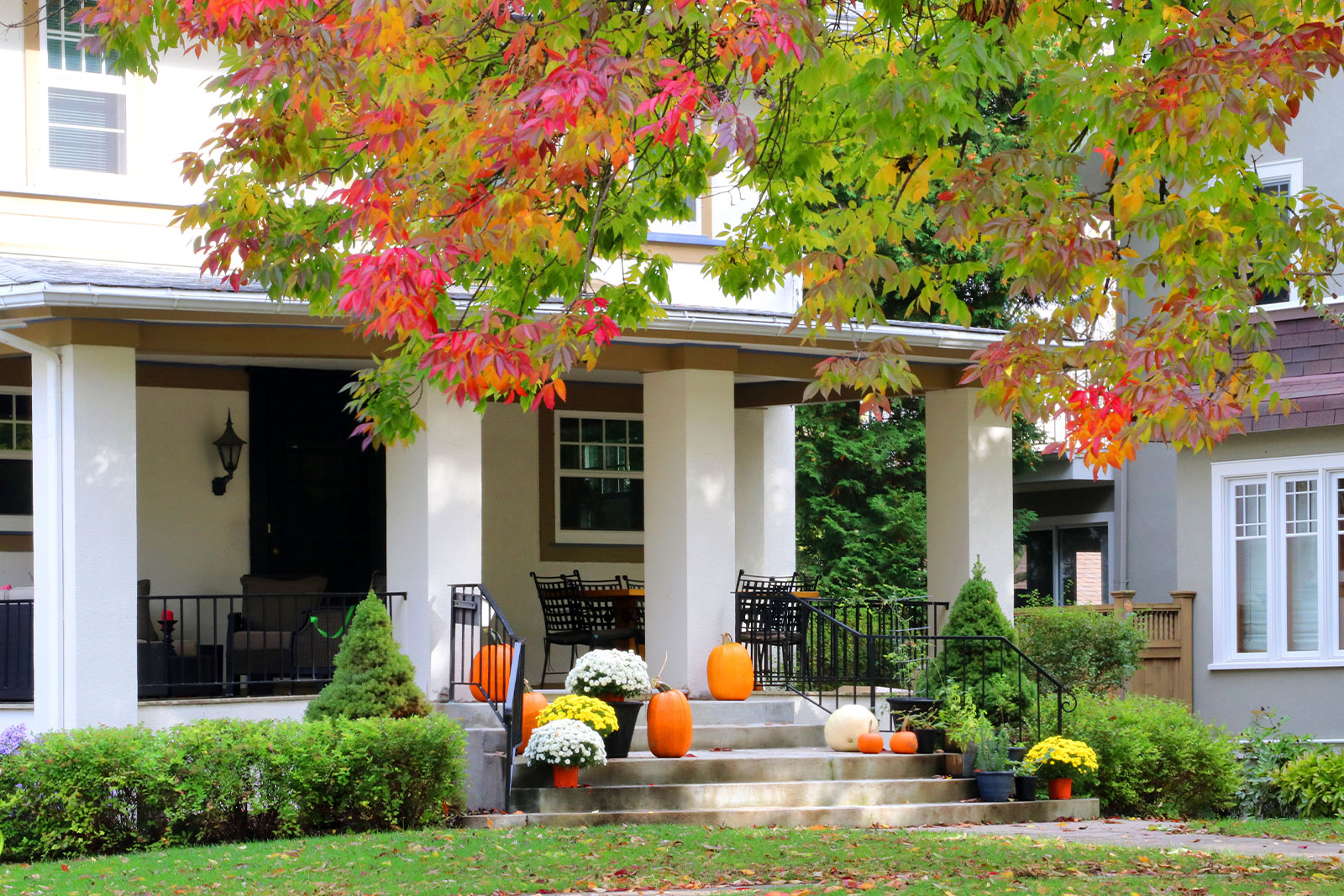 Seasonal Front Porch Decoration Ideas: Stunning Looks for Every Season