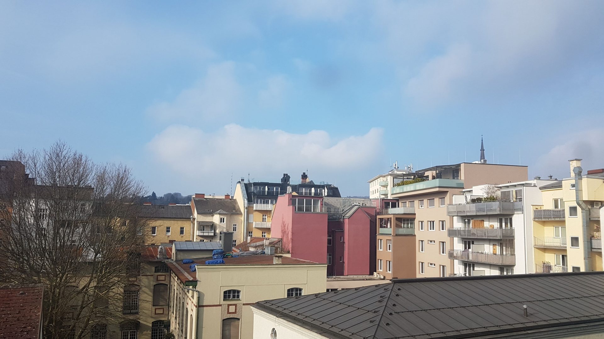 В Австрии вооружённые мигранты нападают на прохожих?