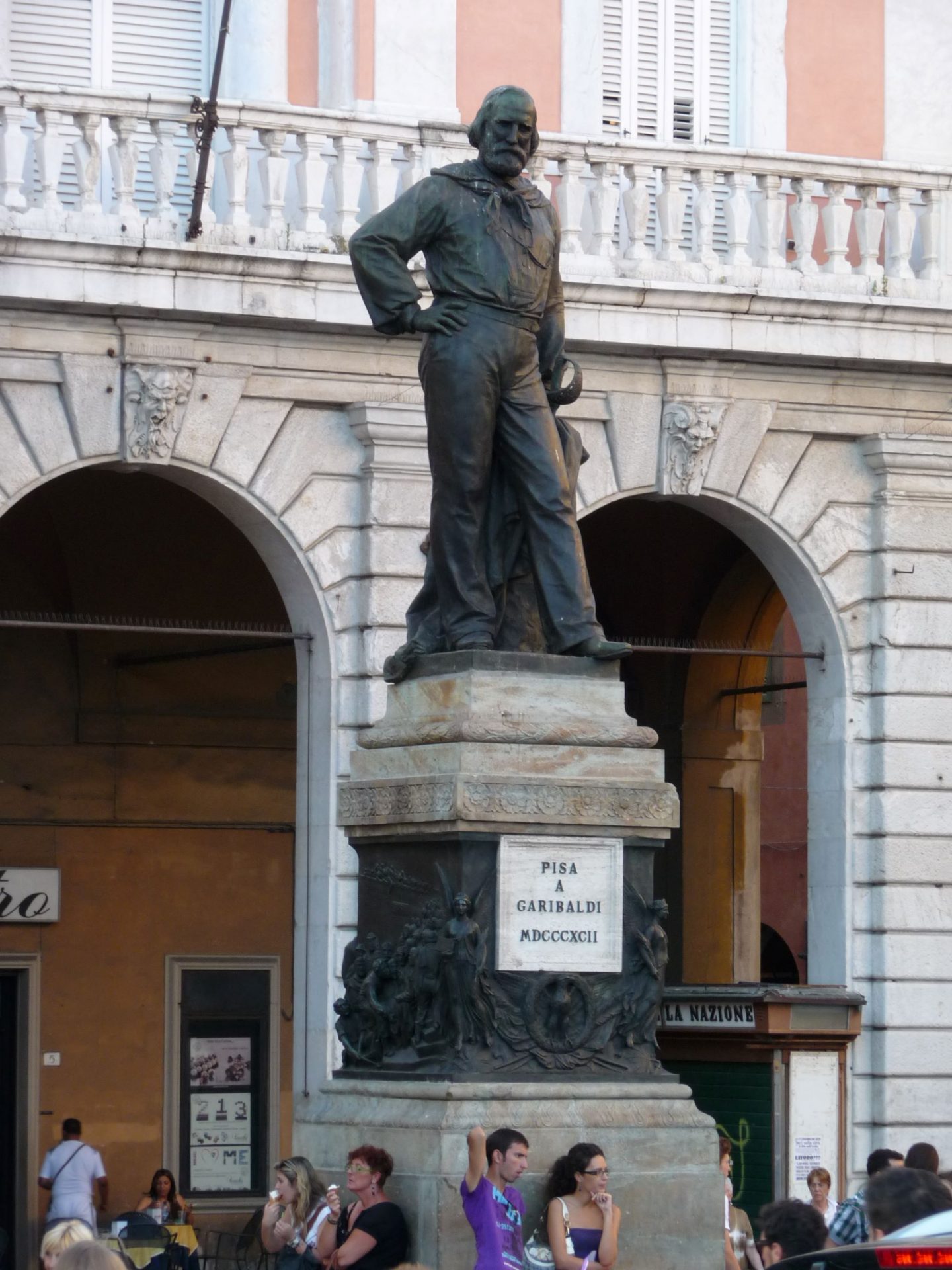 Памятник Джузеппе Гарибальди, Пиза, Италия. Июль, 2012