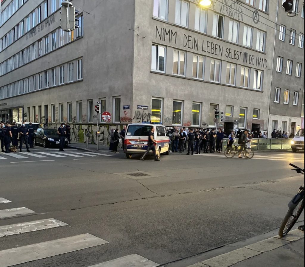 В Австрии разгорается конфликт между турками и курдами