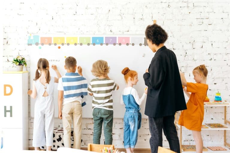 Etapas del desarrollo emocional infantil