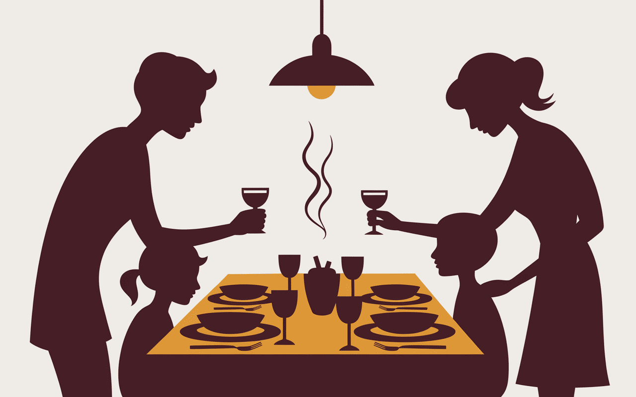 Famille partageant tourte pomme de terre fromage