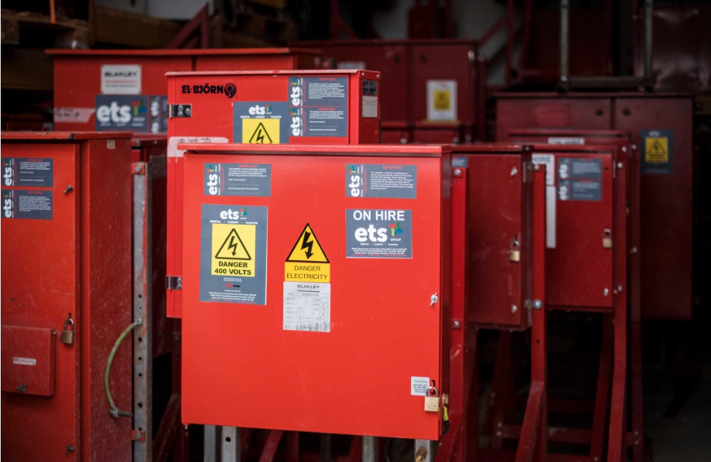How to Choose the Right Electrical Contractor in the UK for Your Commercial Project