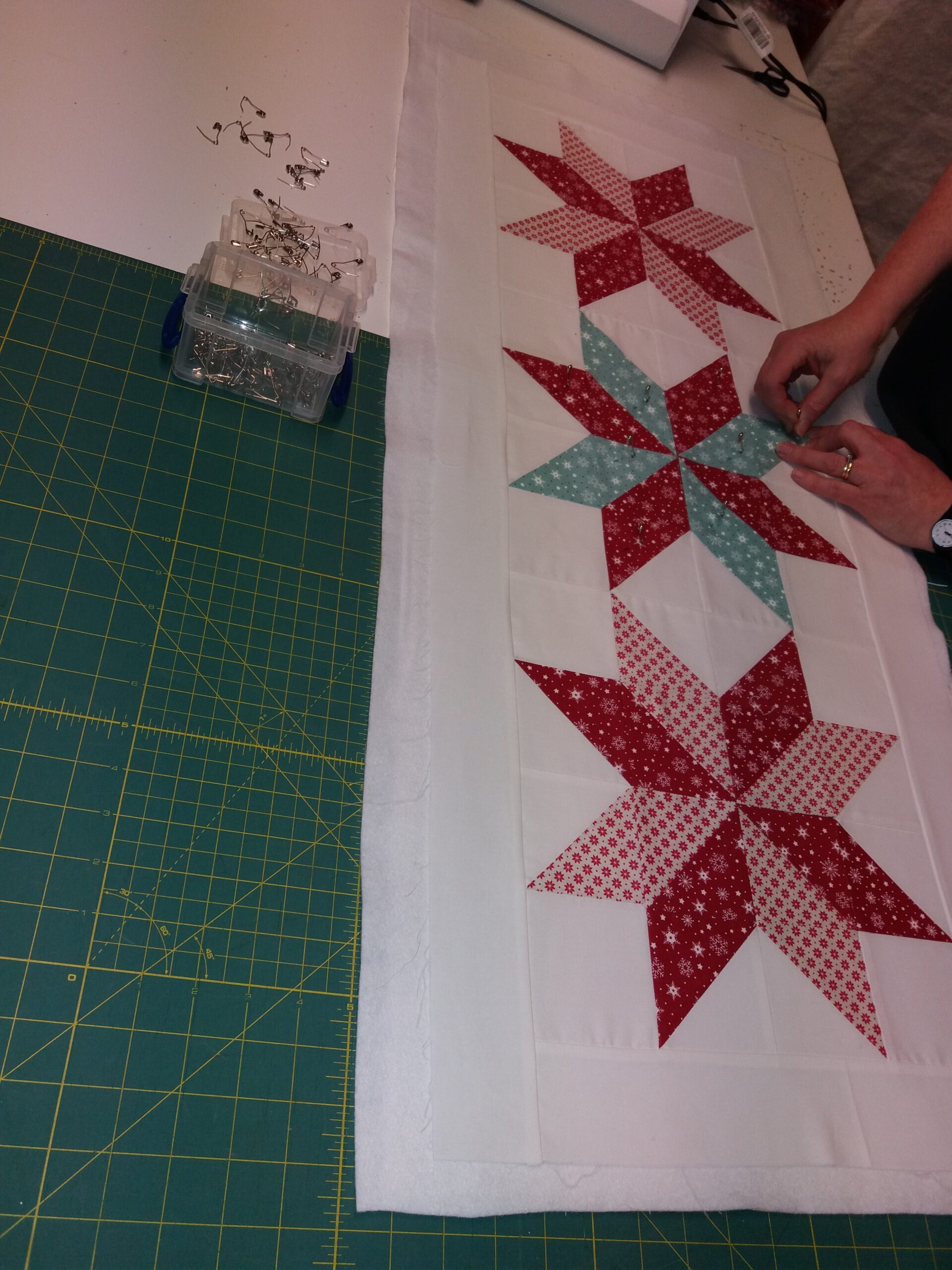 Quilt Club Star Table Runner Pinning