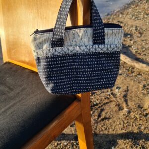 ZIP POUCH WITH HANDLES AND POCKETS KITS