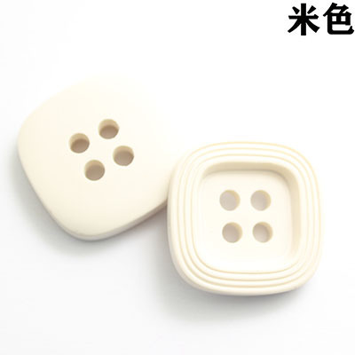 Square-4-Holes-Resin-Buttons 18mm ivory