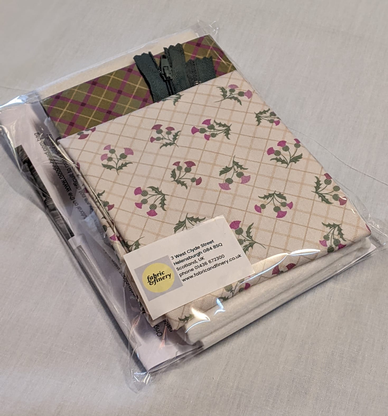 thistle zipped pouch