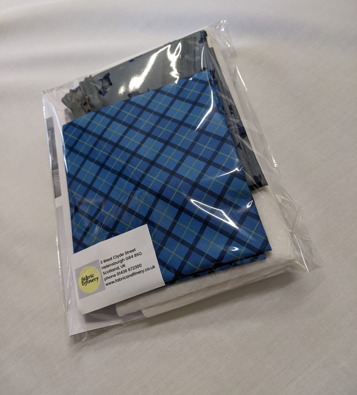 Tabbed Zip Pouch Kit - Lewis and Irene Blue Tartan Scottie Dogs * - Image 2