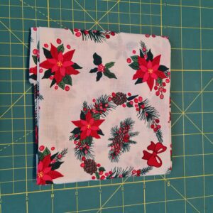 Scandi Red Green Wreath on Ivory 100% Craft Cotton per Fat Quarter 50cm x 68cm