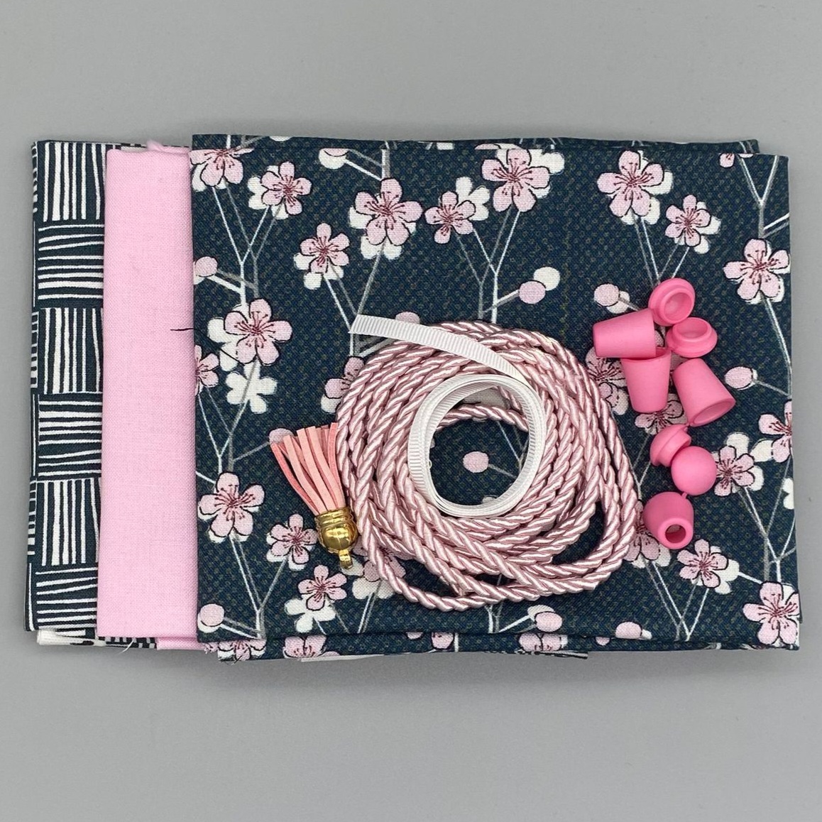 Lunch drawstring and handles bag kit - japanese cherry blossoms with pink *