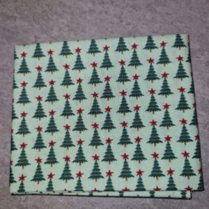 + 'Kringle & Claus Christmas trees' Basicgrey for Moda per Fat Quarter