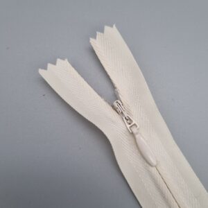 16" / 40cm Sturdy Invisible Concealed Closed End Zip - Cream