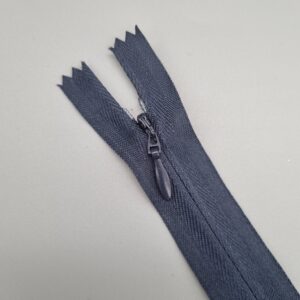 22" / 55cm Sturdy Invisible Concealed Closed End Zip - Navy