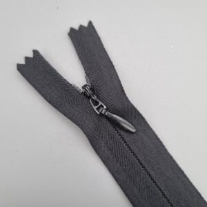 16" / 40cm Sturdy Invisible Concealed Closed End Zip - Black